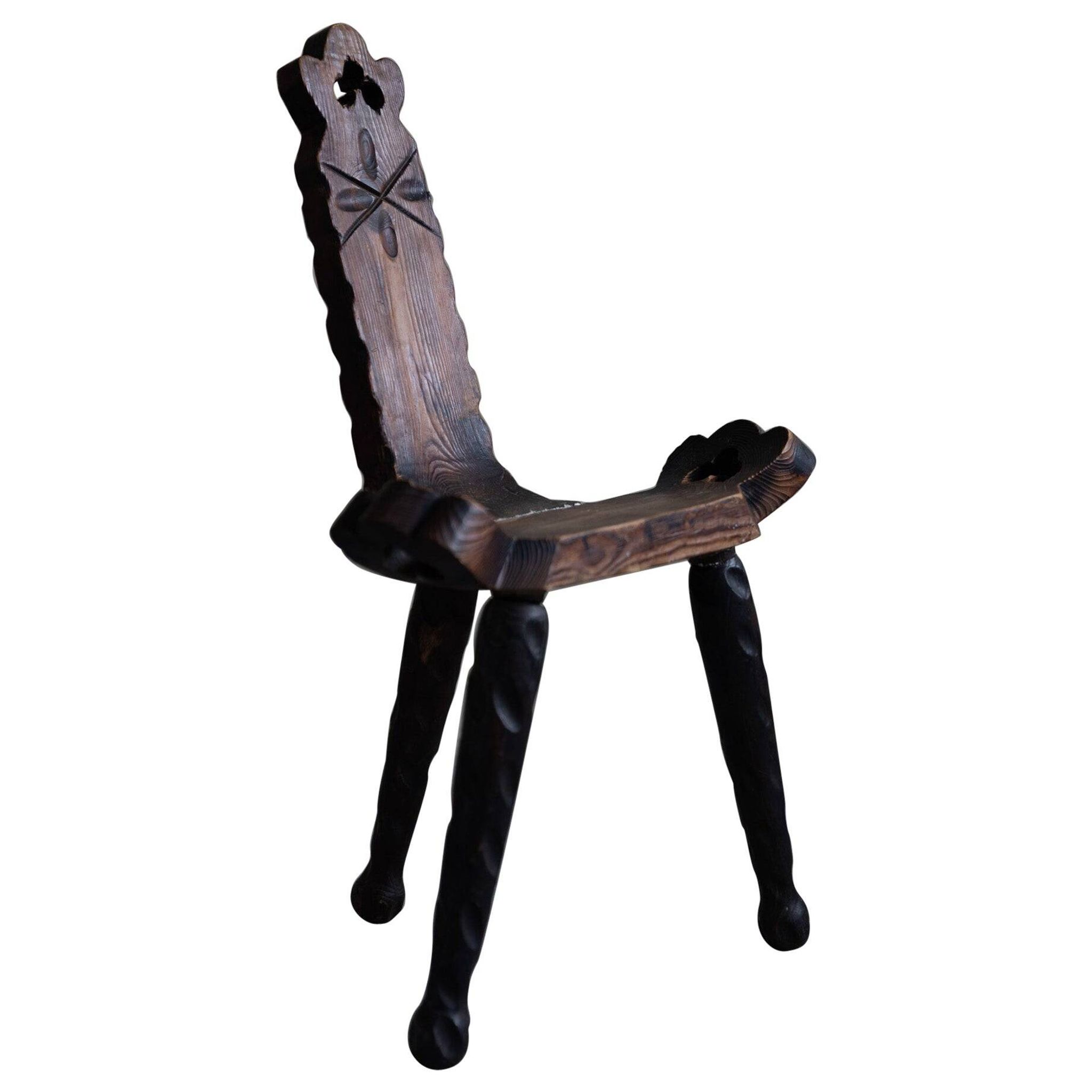 Sculpted wooden tripod chair in French Wabi Sabi, early 20th century.
