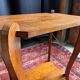 Table d’appoint vintage en chêne courbé – design années 1930-40