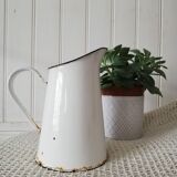 White broc in enamelled sheet metal