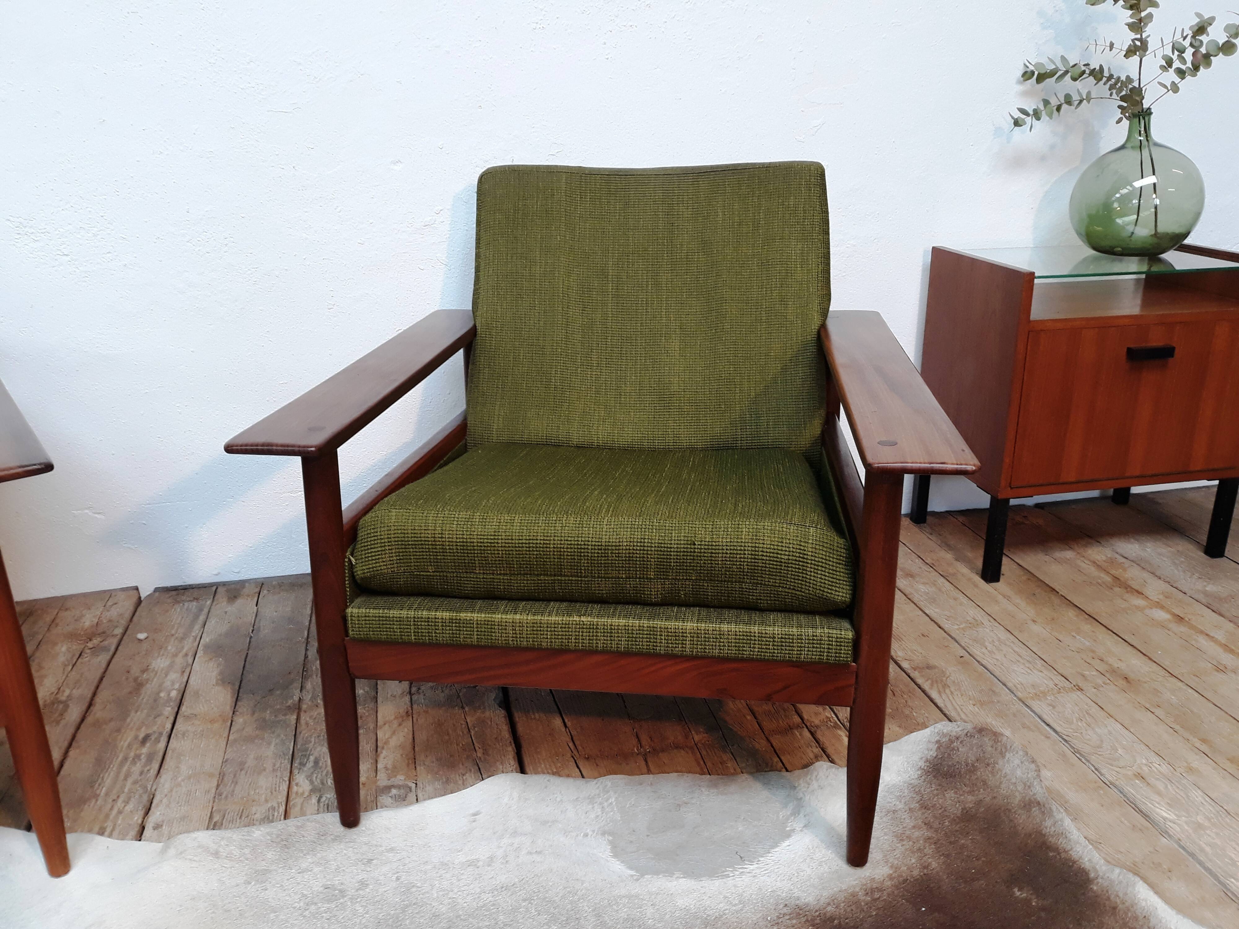 Pair of scandinavian chairs