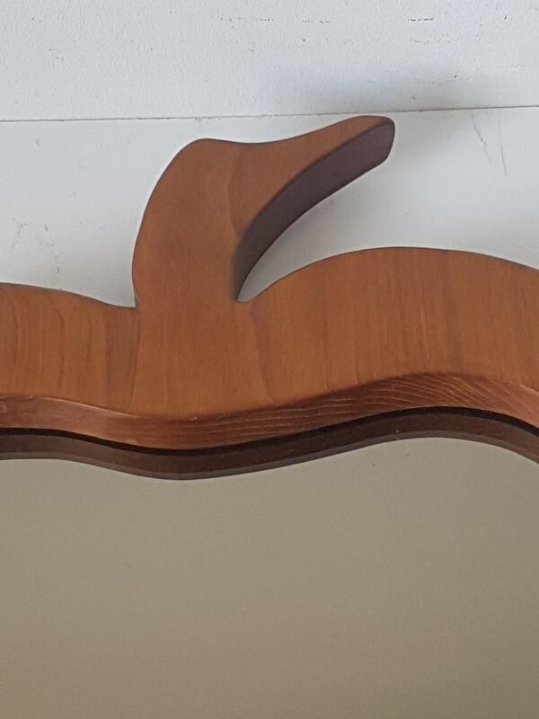 Miroir bois forme pomme, design années 70, 55x60cm