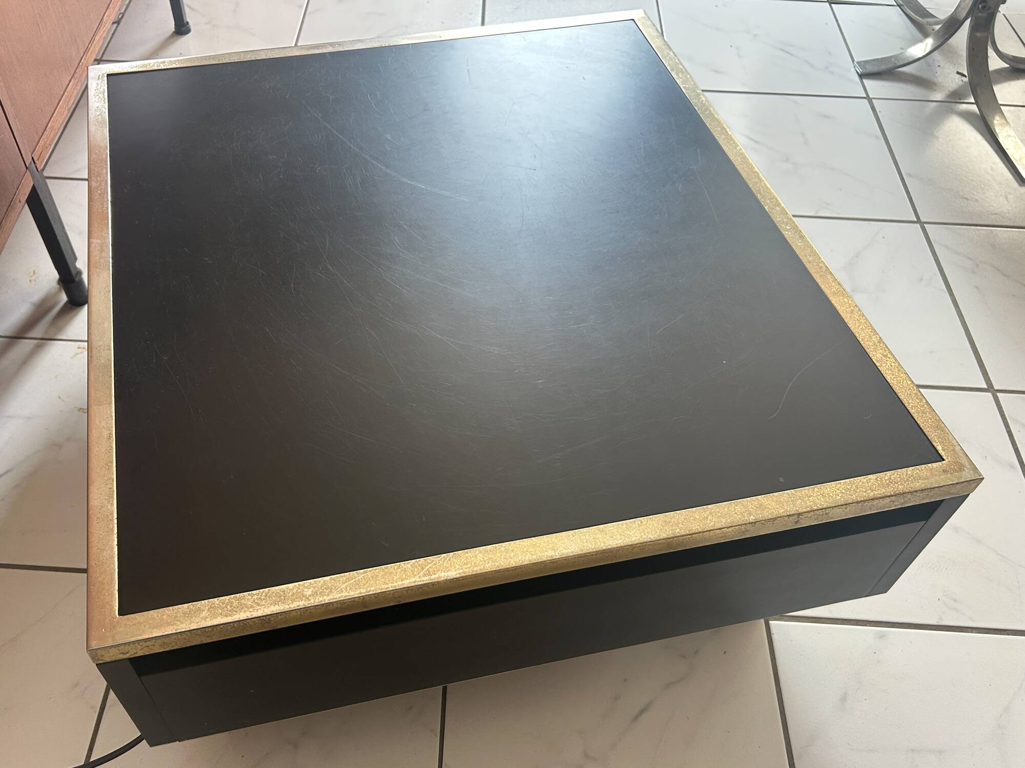 Triphonic coffee table • TR800 3A and its 2 speakers