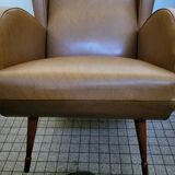 Beautiful pair of very comfortable vintage 1960-70 armchairs in brown skai