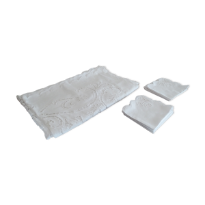 Nappe ajourée et 12 serviettes