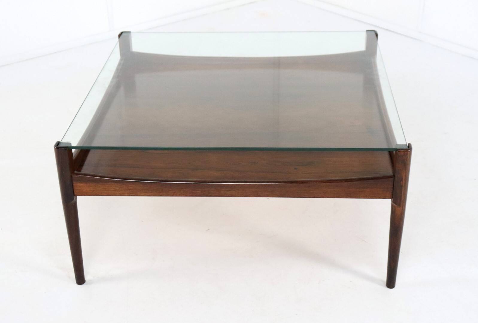 Mid-century rosewood coffee table 'Dokkum'