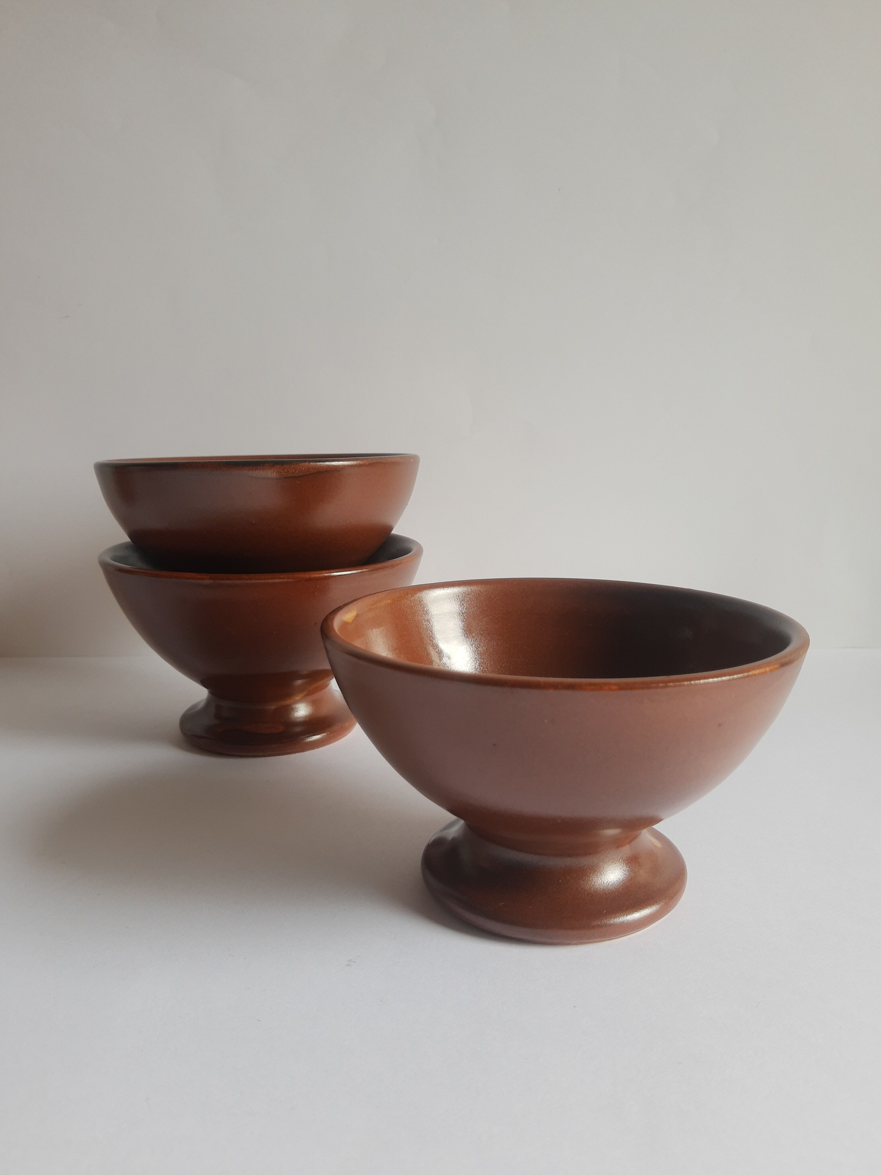 Set of 3 vintage ceramic arts brown piedouche bowls