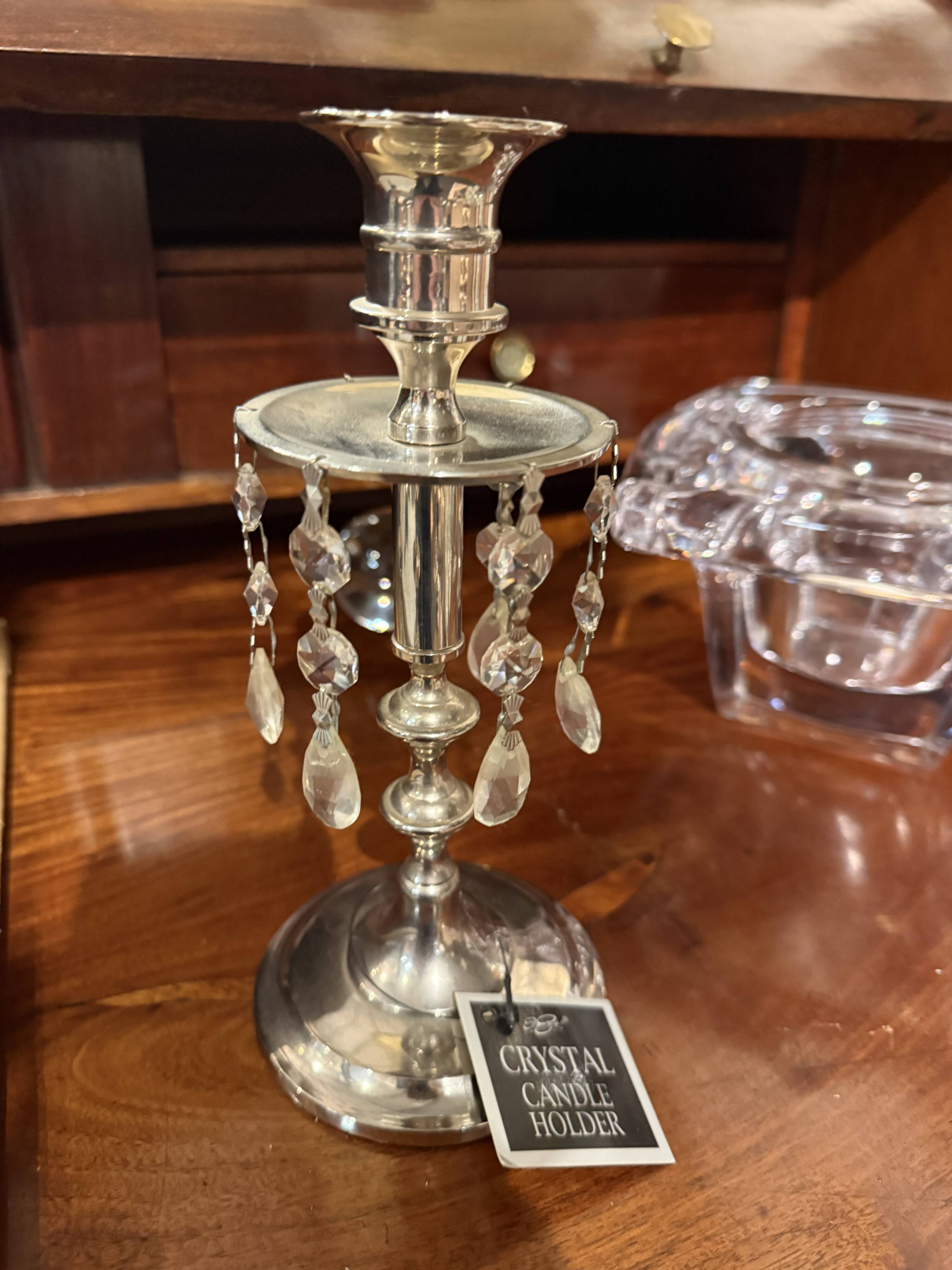 Crystal chandelier and silver-plated metal.