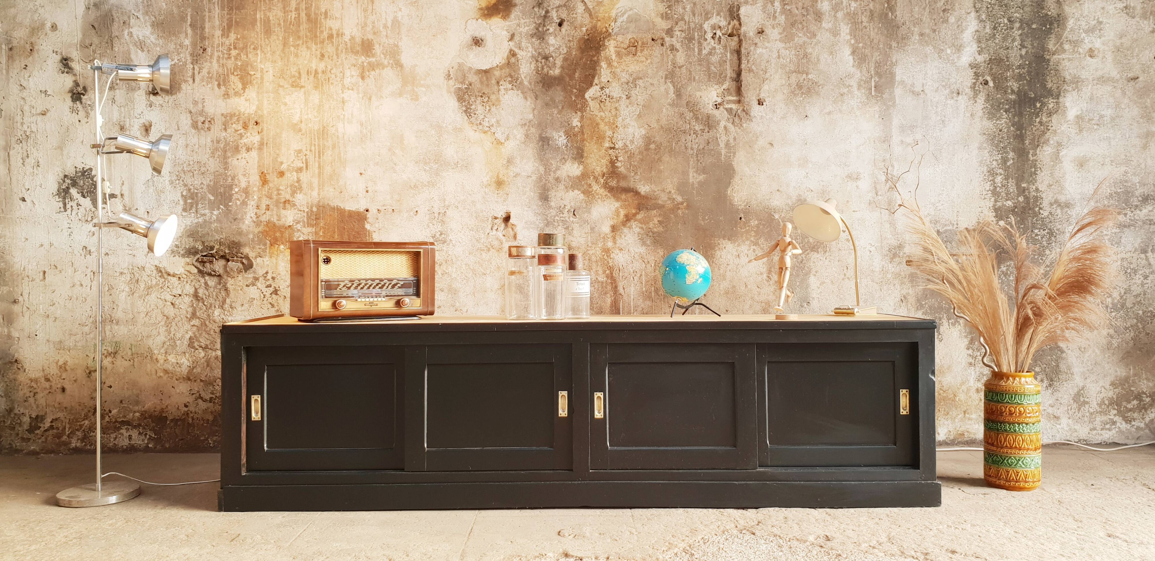 Trade furniture