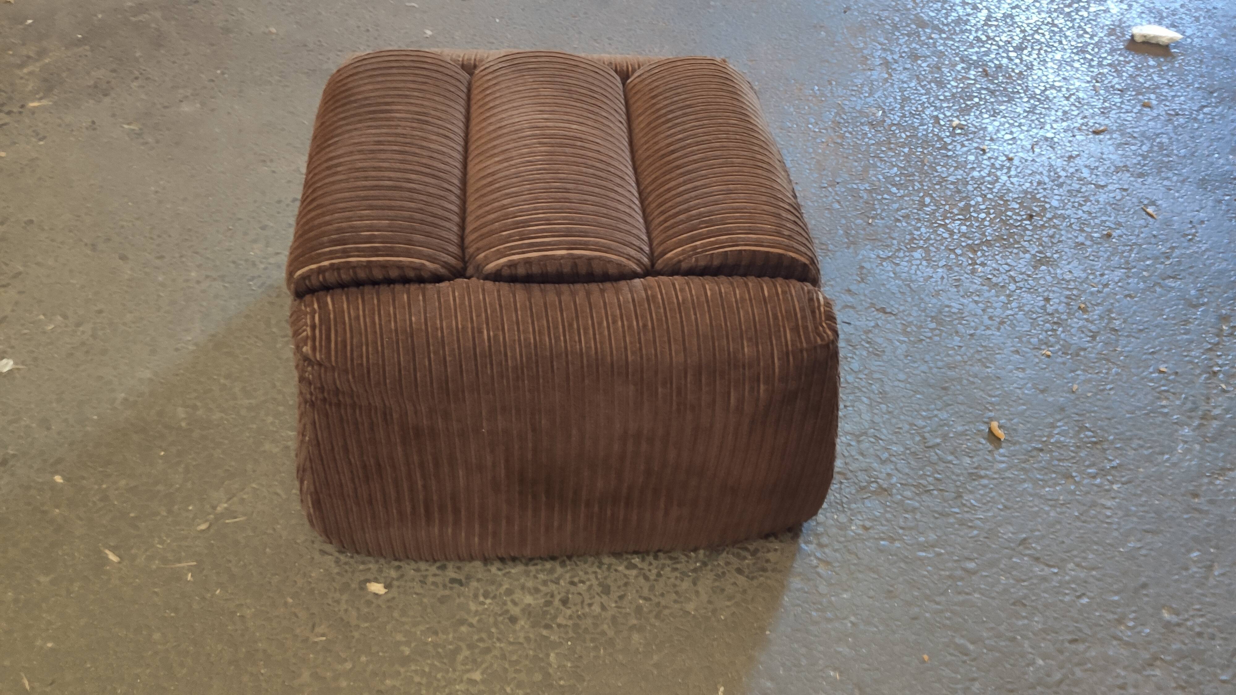Pouf en velours côtelé, vintage