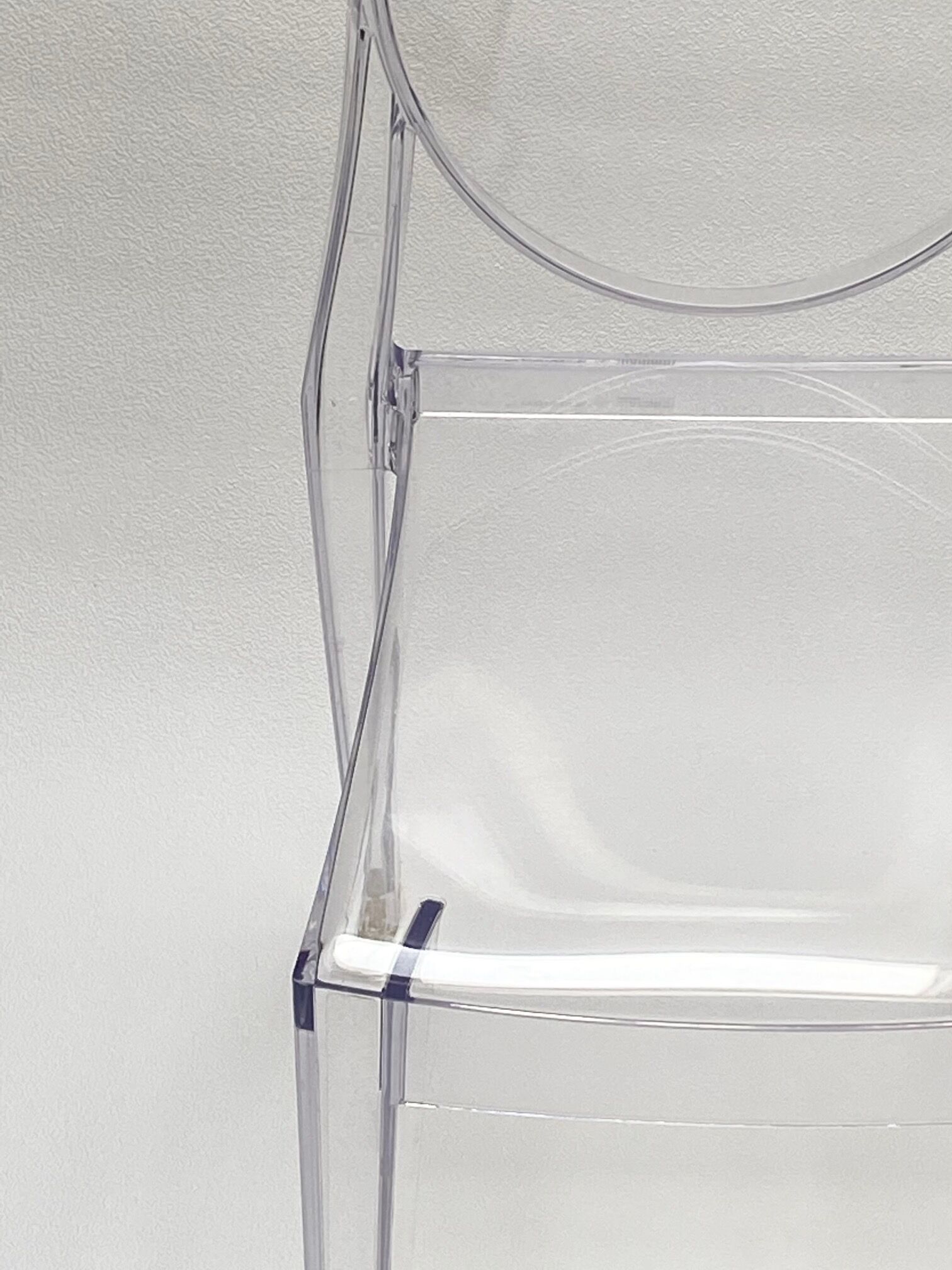 Victoria ghost chair by Philippe Starck 1998