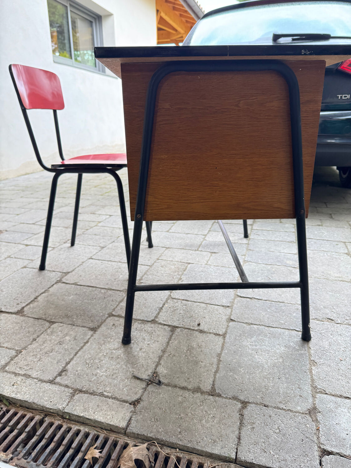 Child's desk and chair in Formica