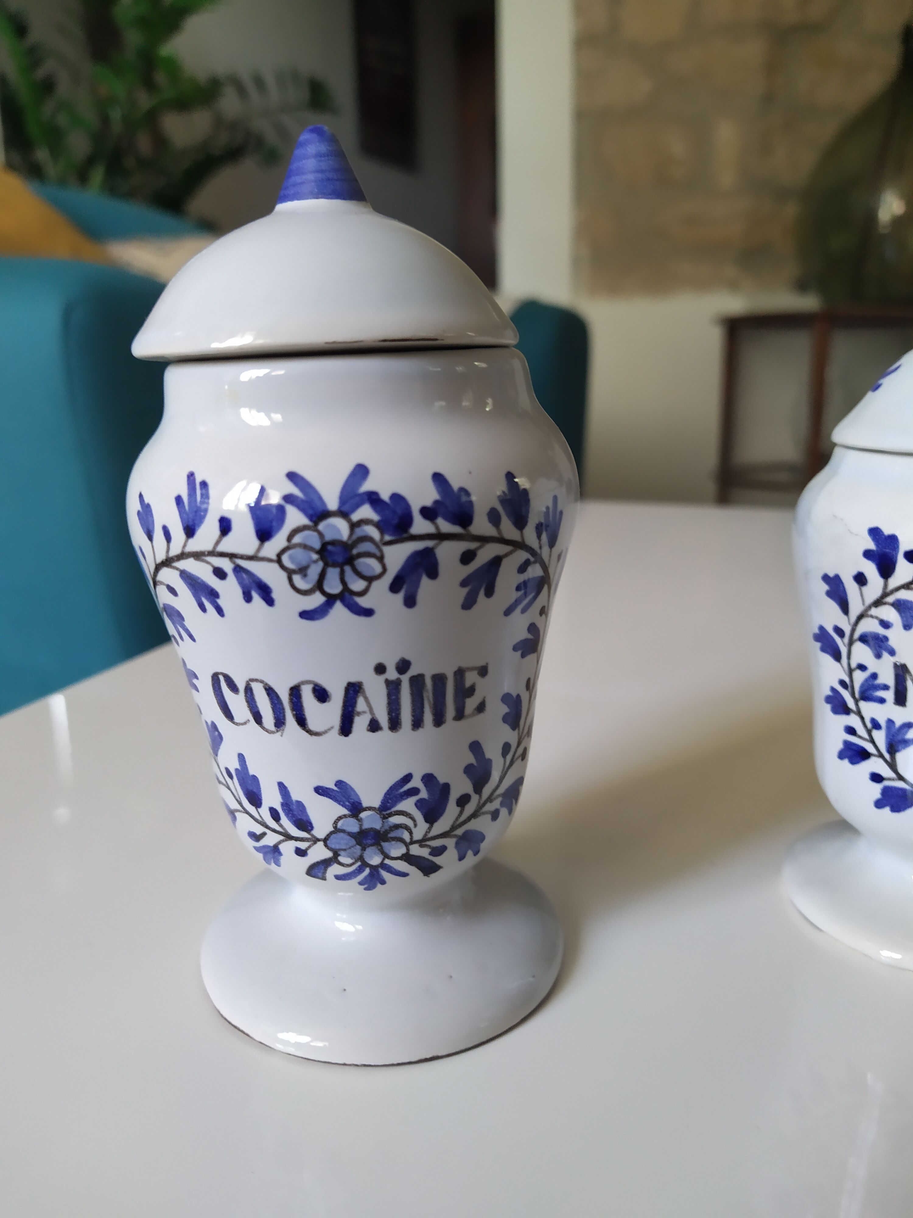 Batch of Delft aphoticaria pots