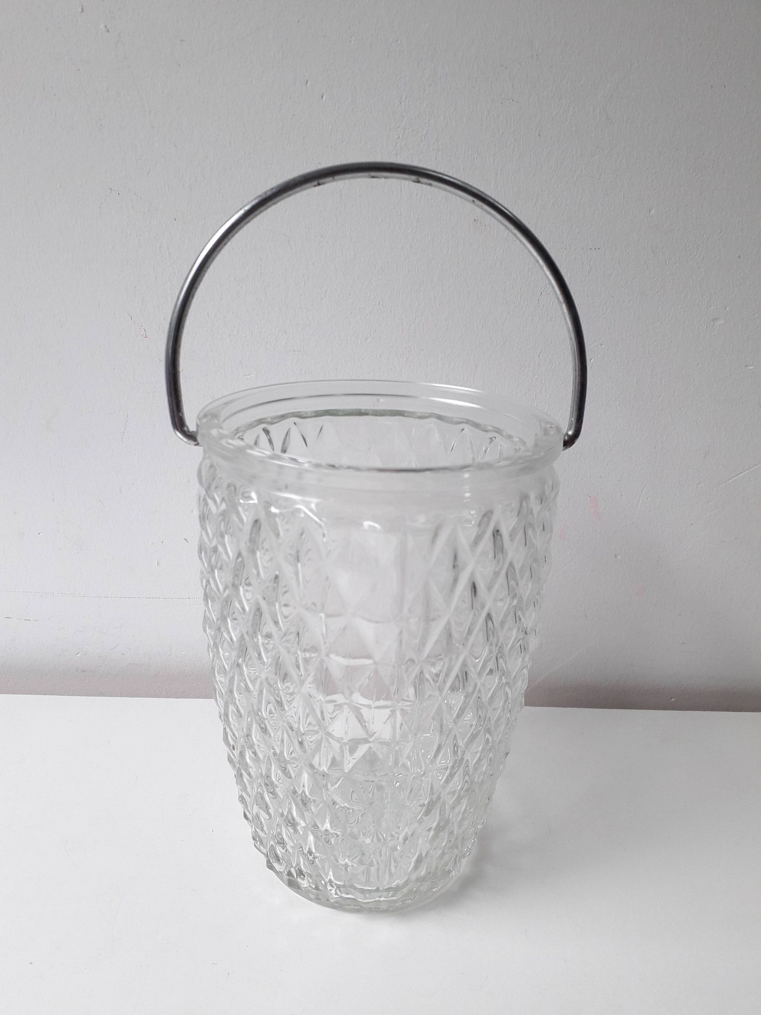 Cut glass ice bucket (vintage)