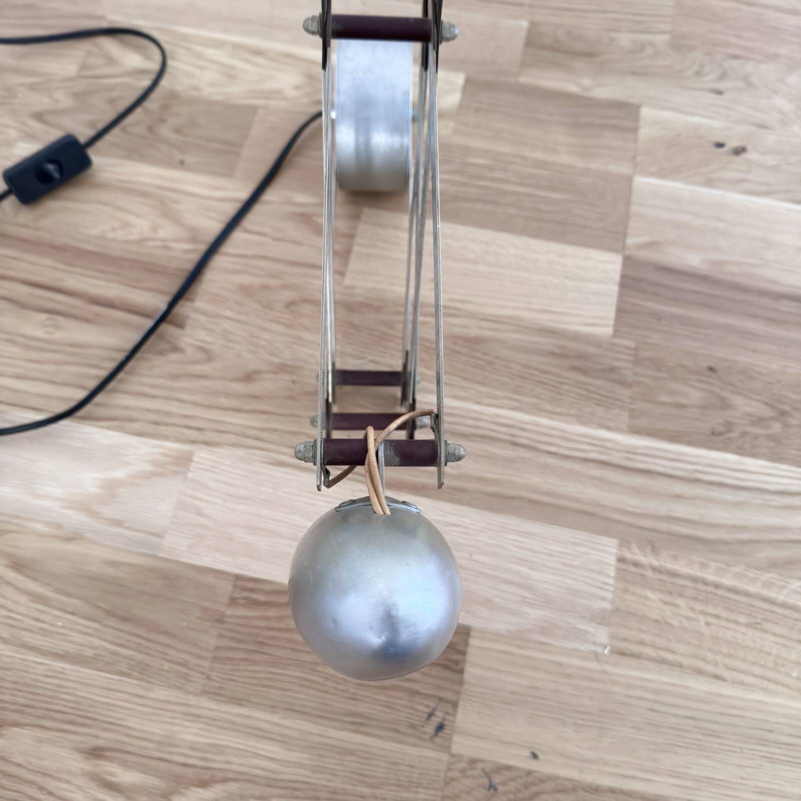 Aha desk lamp by DEMETER