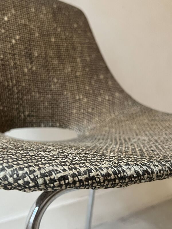 Chaise design tonneau mod. Amsterdam par Pierre Guariche pour steiner, 1950