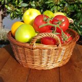 Round wicker basket