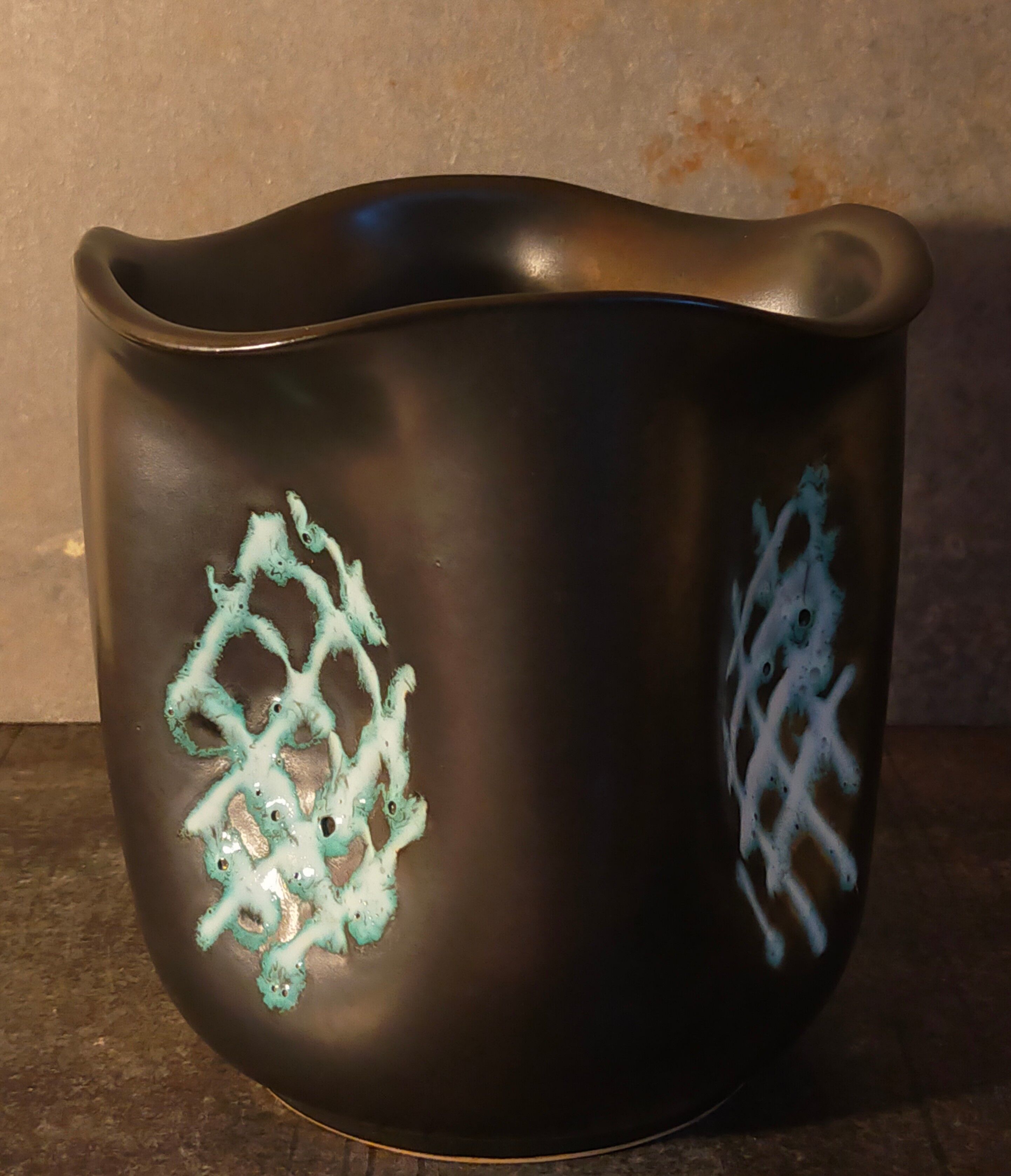 Ceramic potter's pot cover vase 50s