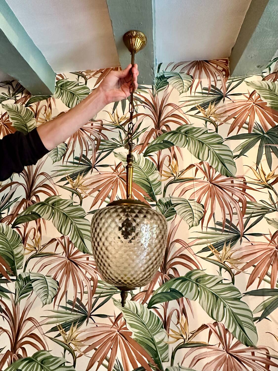 Diamond tip ball chandelier