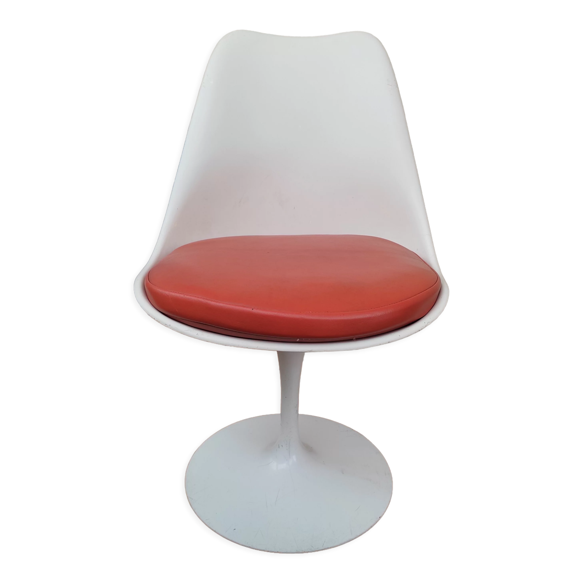 Vintage tulip chair by Eero Saarinen for Knoll
