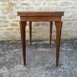 Folding tray table