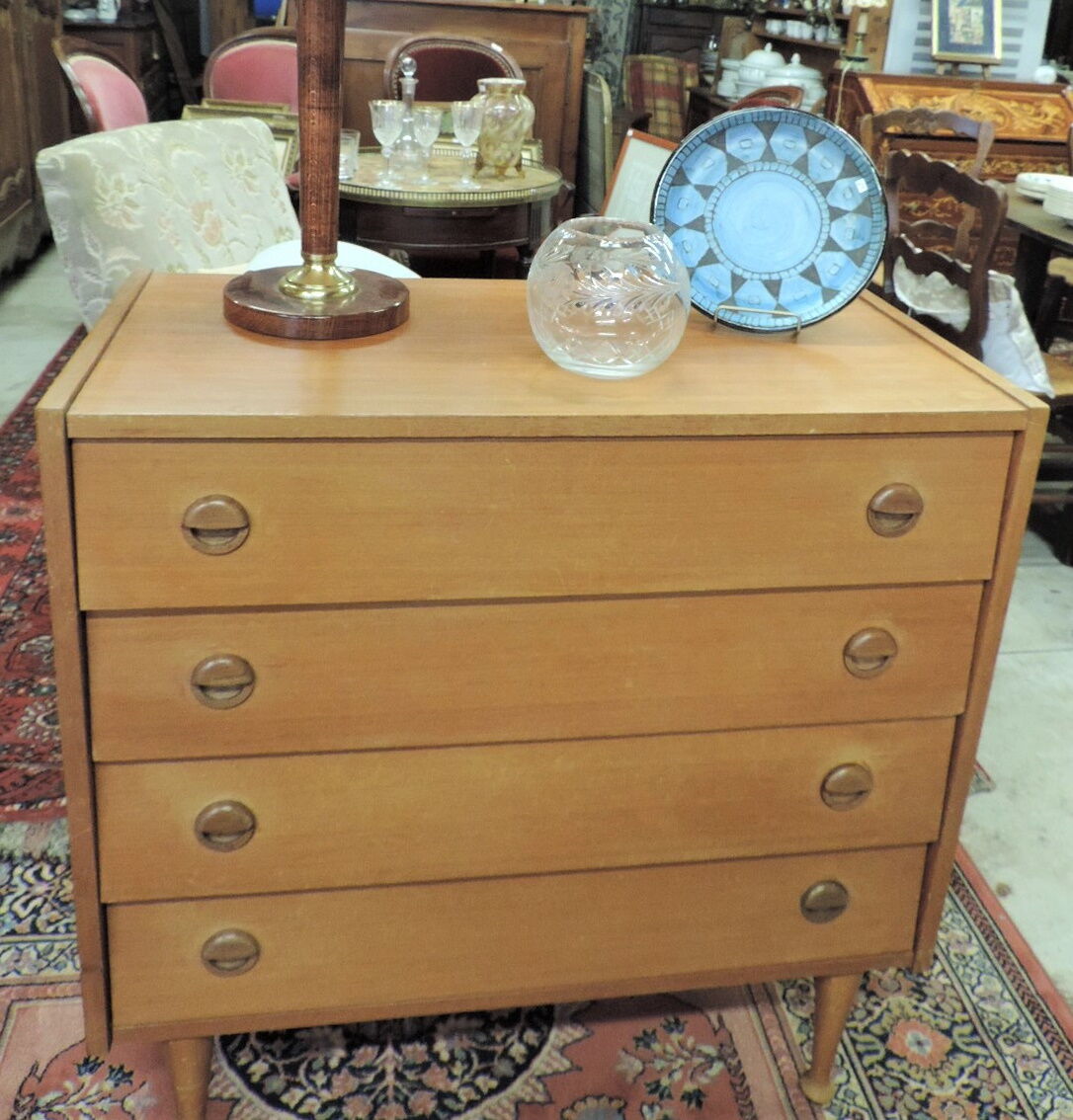 Vintage chest of drawers