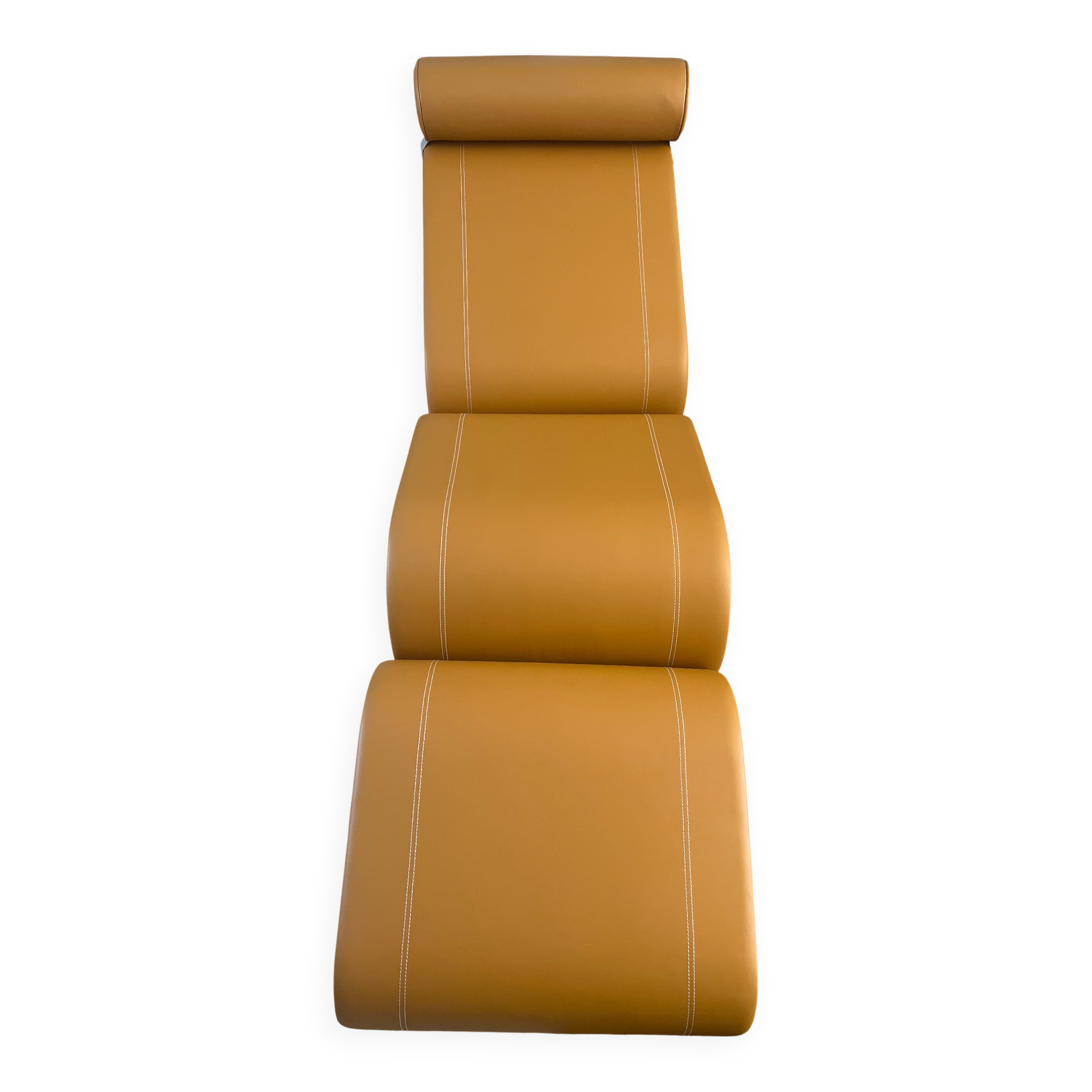 Luxury saddle leather lounge chair