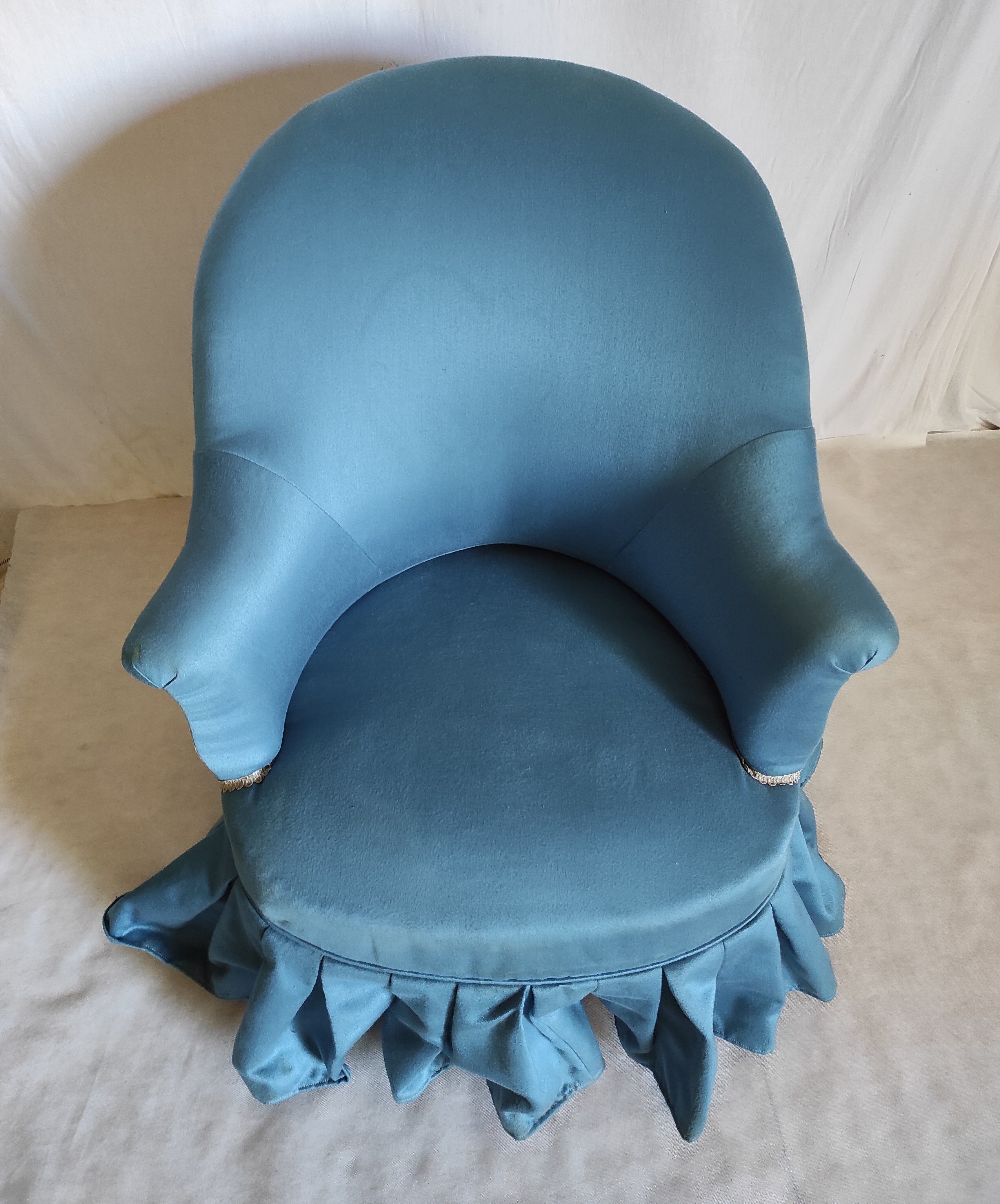 Napoleon III-style toad armchair