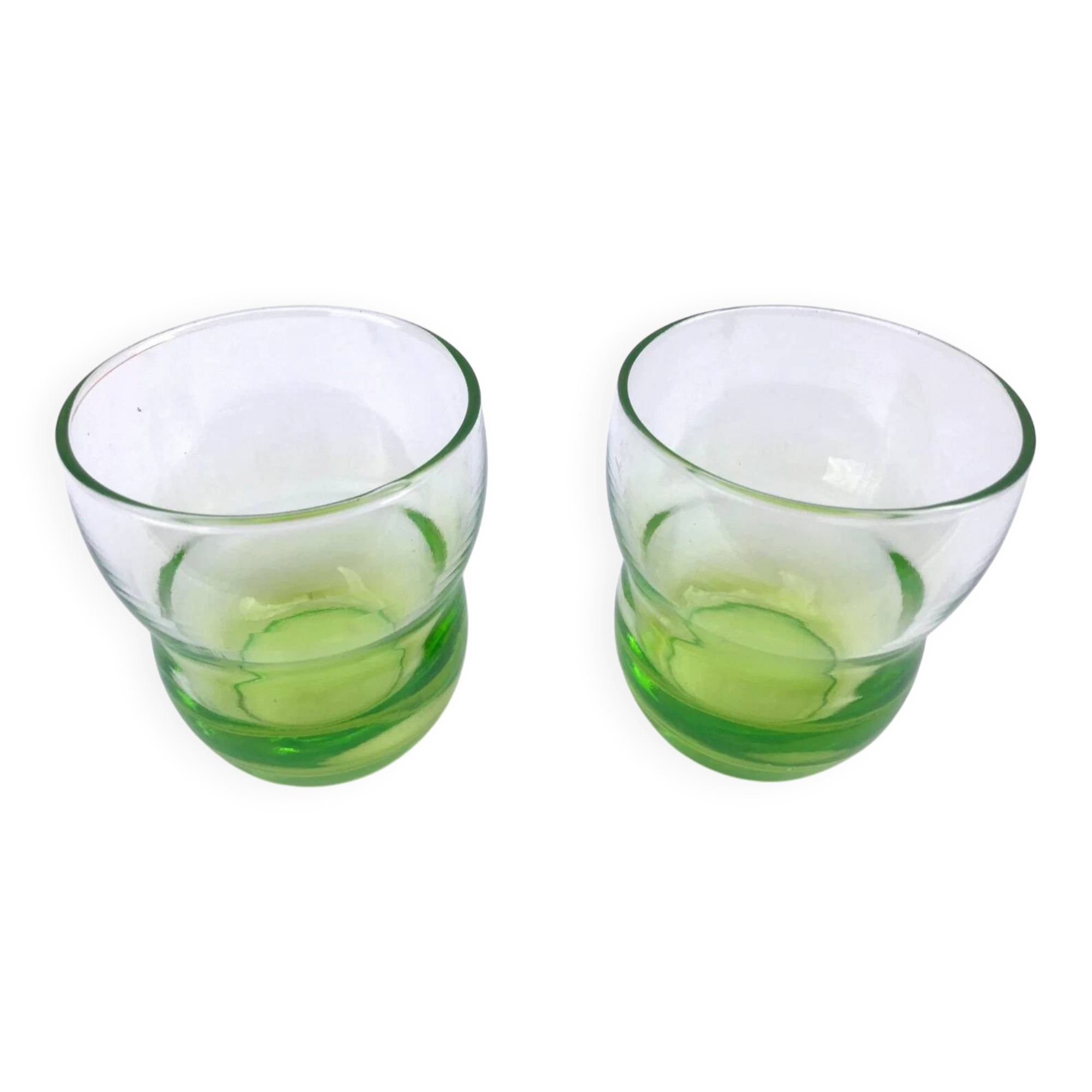 2 verres anciens  Verre coloré transparent