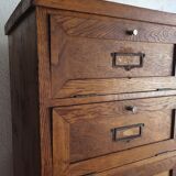 Furniture with clamshell