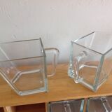 Wall stretch with glass epic drawers