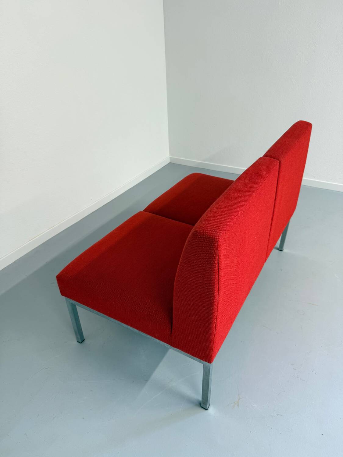 Vintage 2-seater sofa from the 70s, Artifort design, red