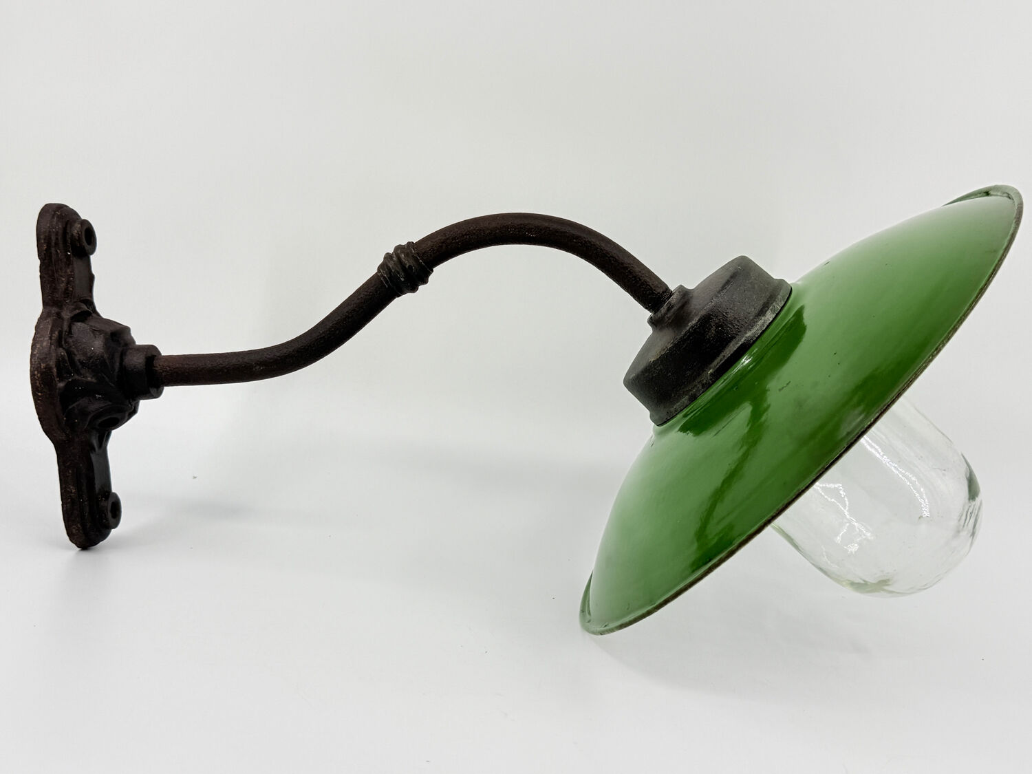 Court lamp