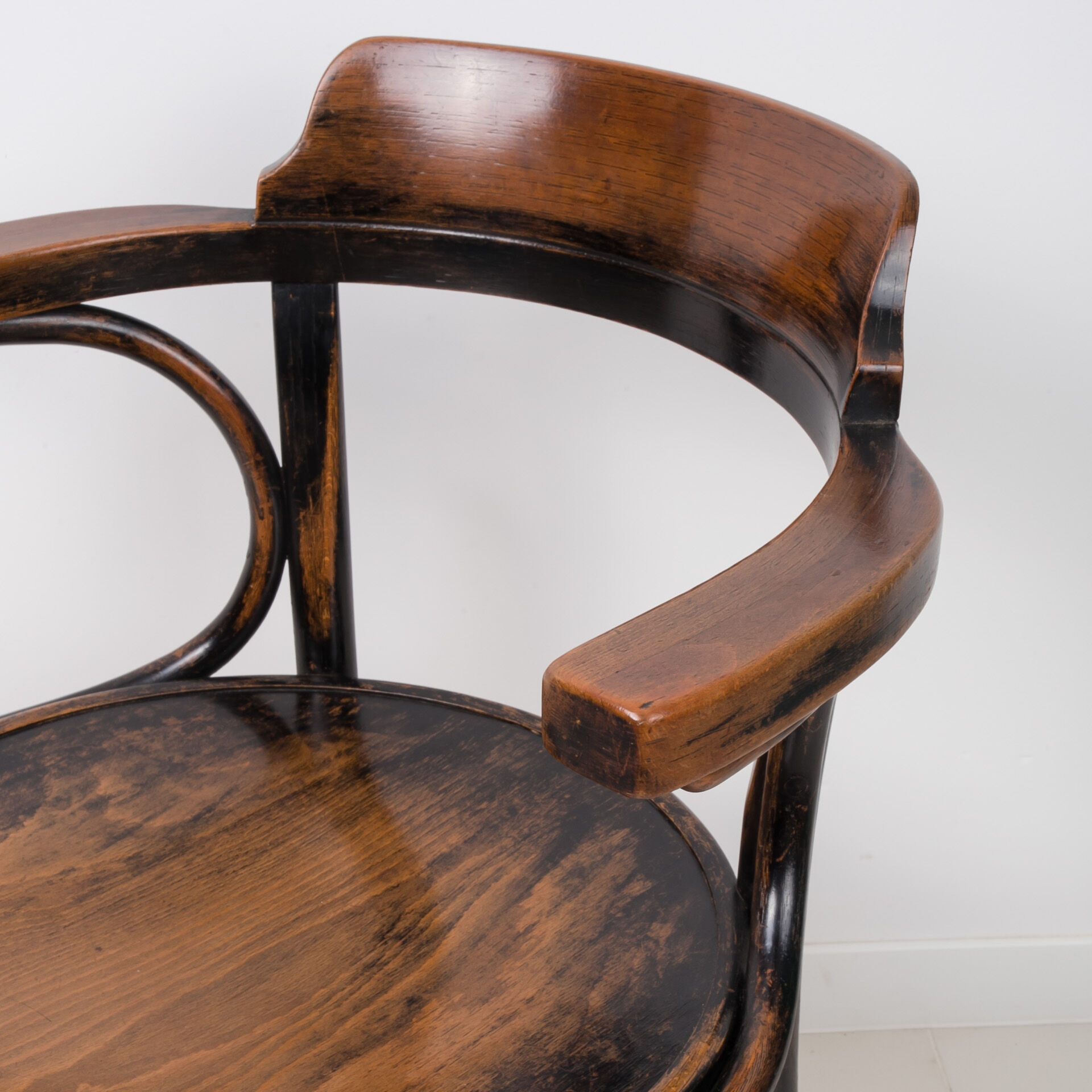 Armchair proj. M. Thonet, 1920