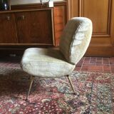 Beige velvet Pelfran Kiss chair