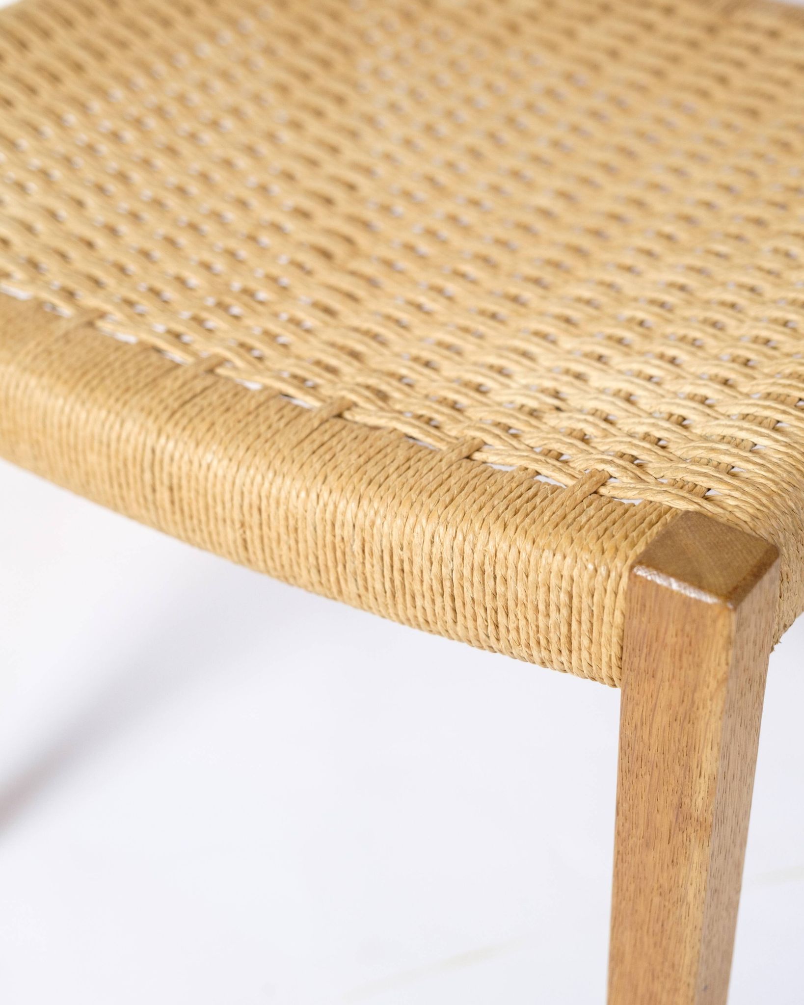 Ensemble de cinq chaises de salle à manger modèle 401 en chêne par Jørgen H. Møller