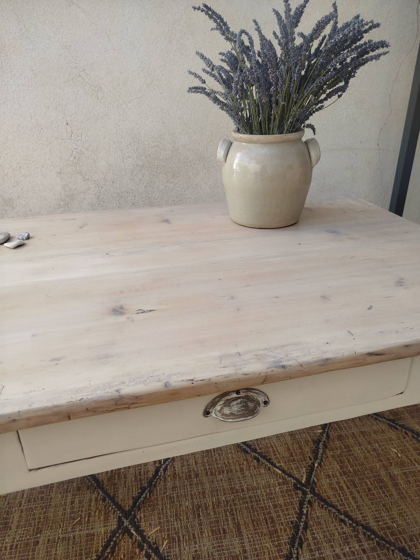 Petite table en sapin