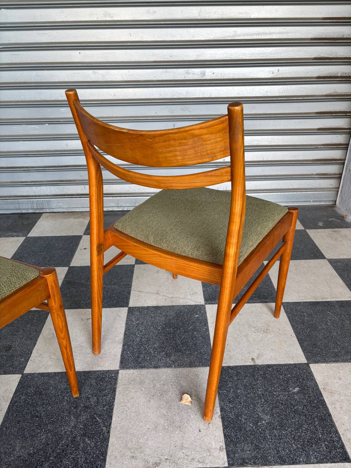 Set of 6 Scandinavian style chairs
