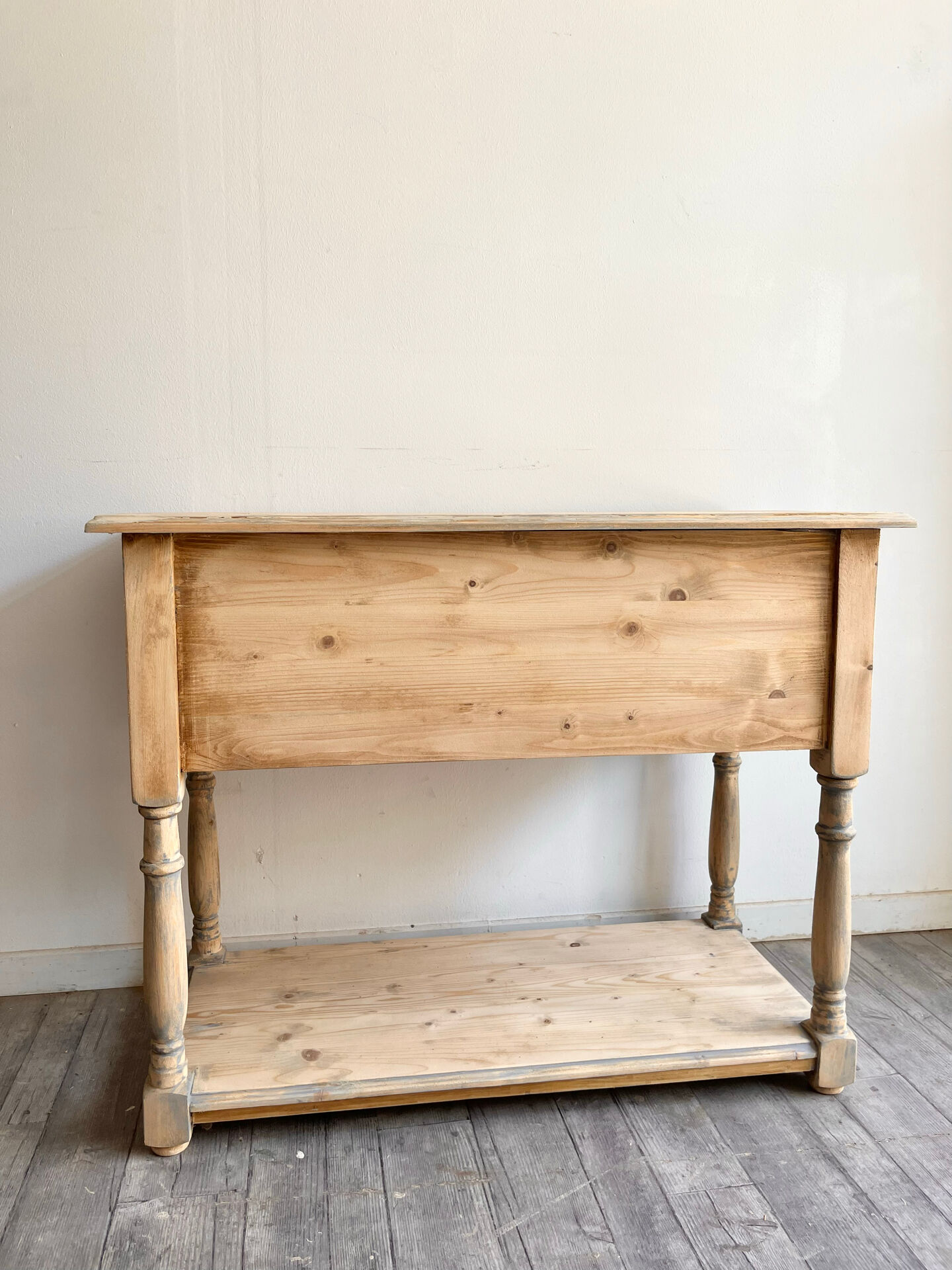 Petite console