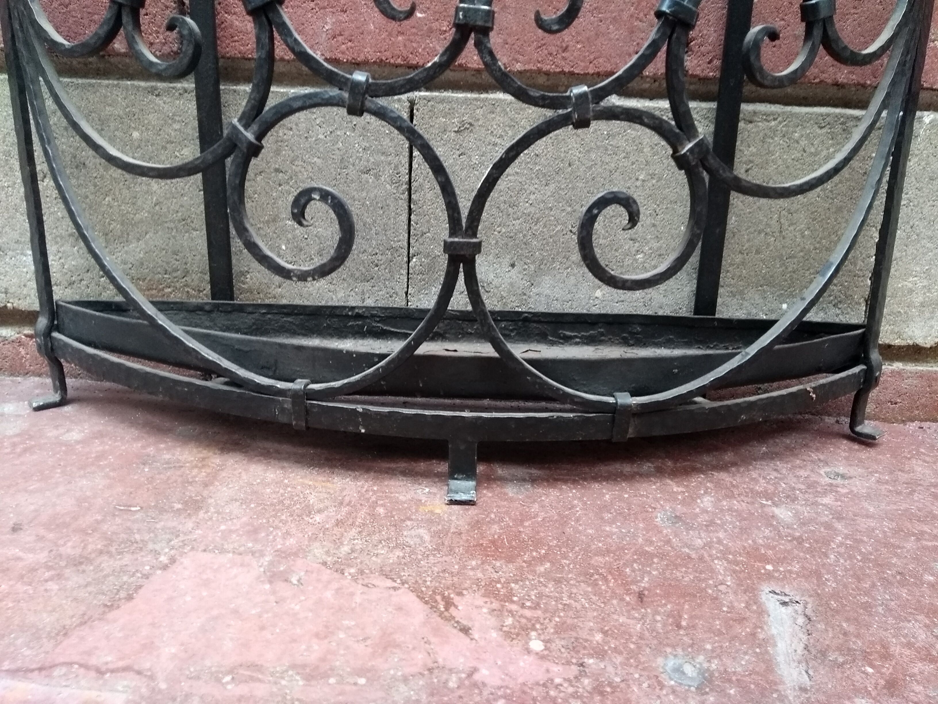 Porte parapluie en fer forgé martelé