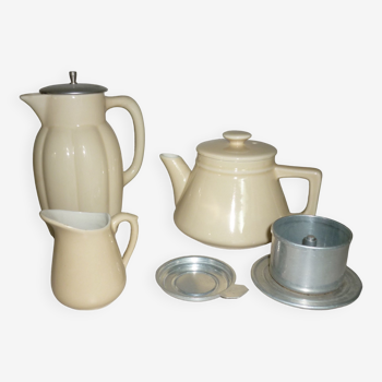 Cafetière, théière, pot