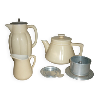 Cafetière, théière, pot