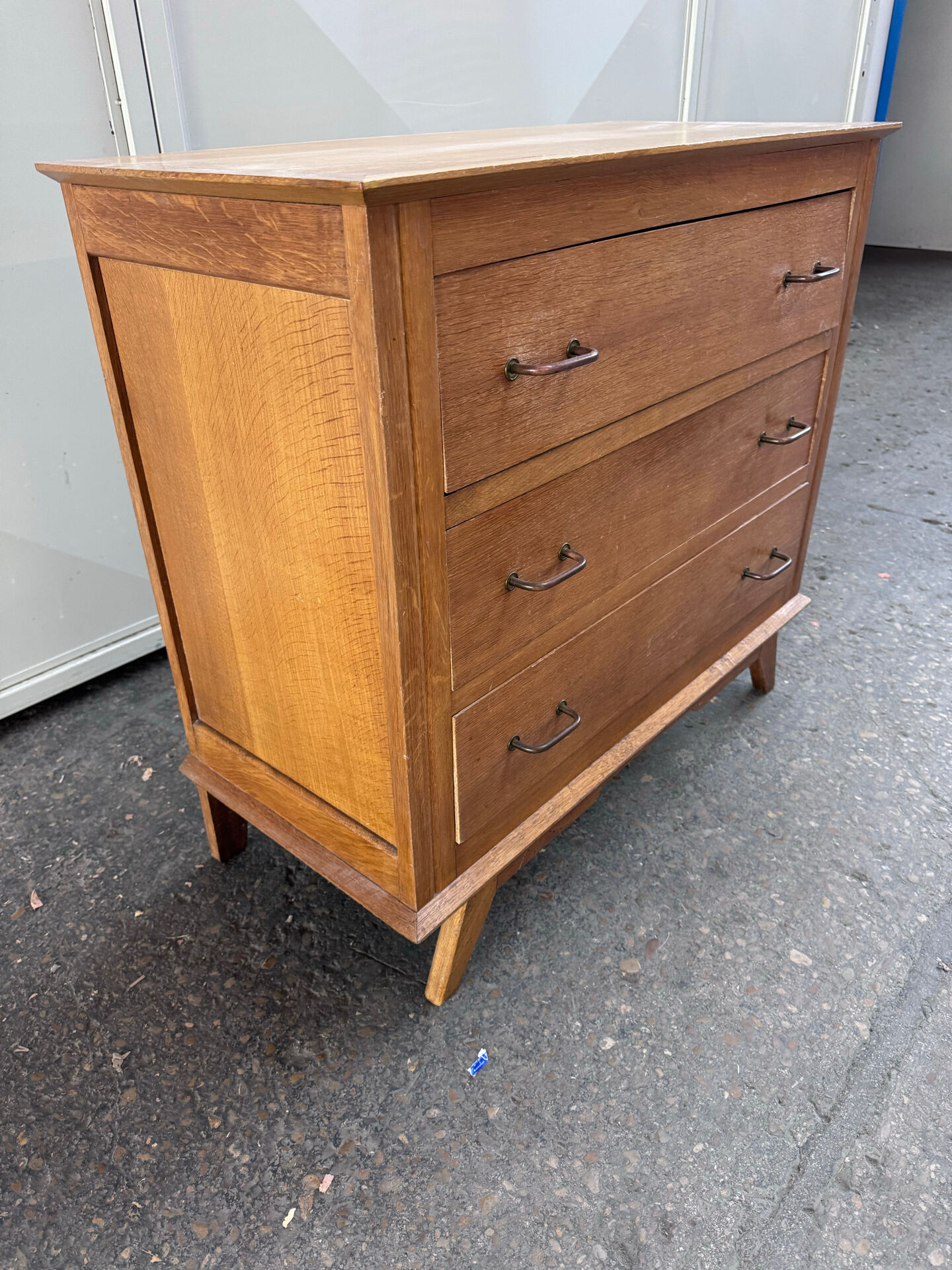 Vintage commode from the 50s/60s – 3 drawers – wood – tapered legs