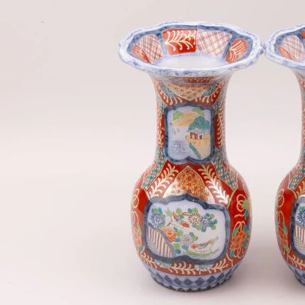 Pair of vases with Petrus Regout Maastricht decoration in Imari style porcelain - 19th century