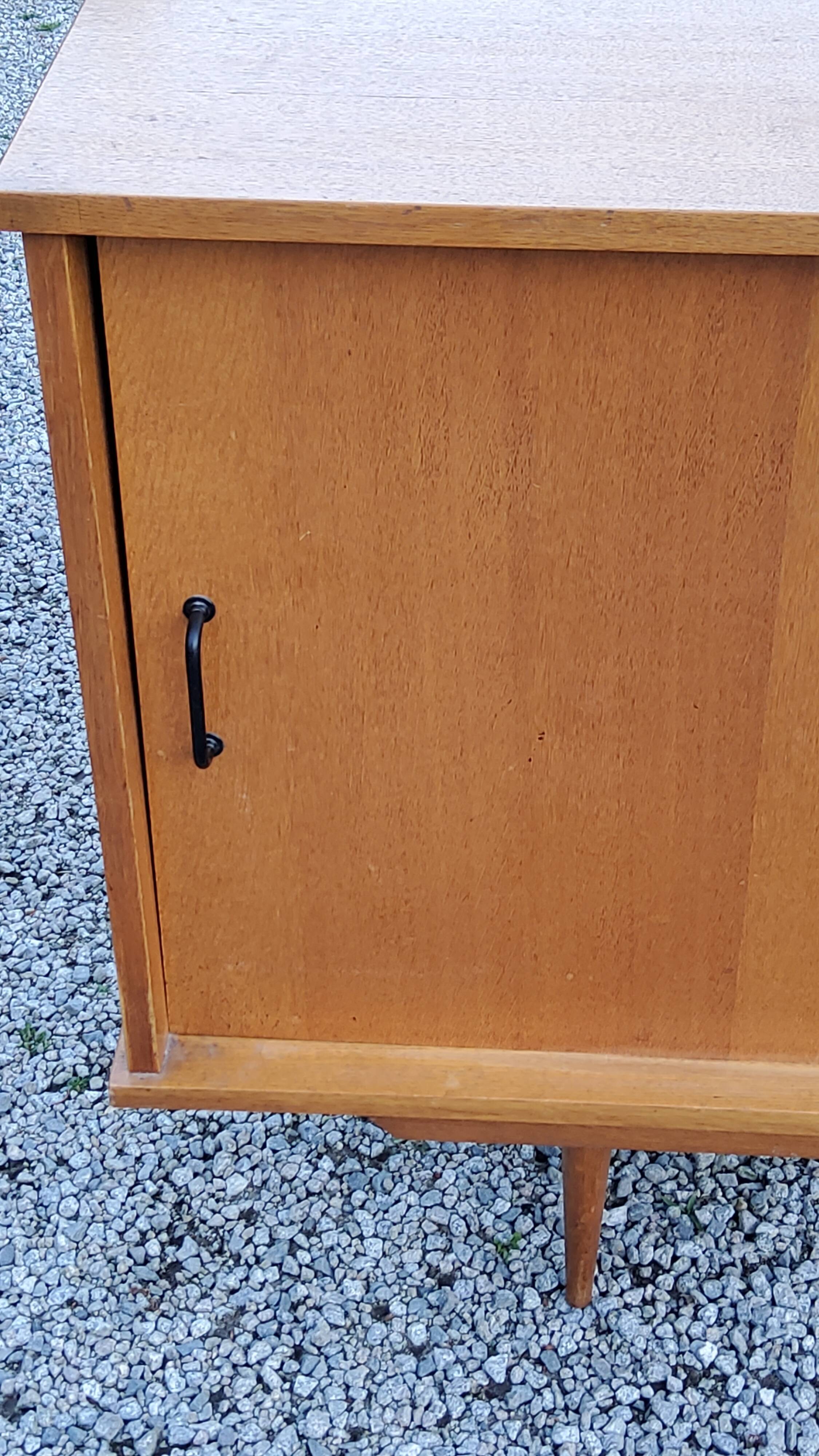 Vintage gold blond oak row 3 sliding doors