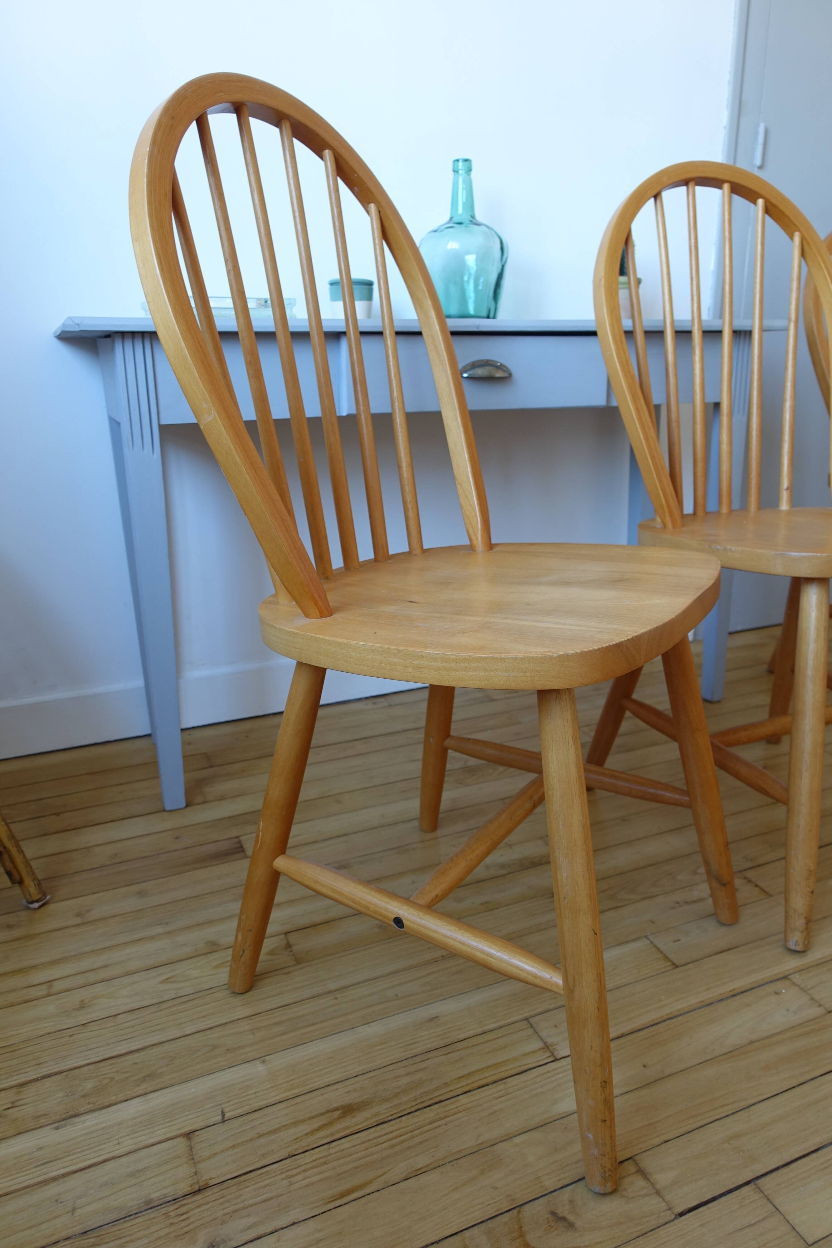 4 Scandinavian Windsor chairs in solid beech 1970s