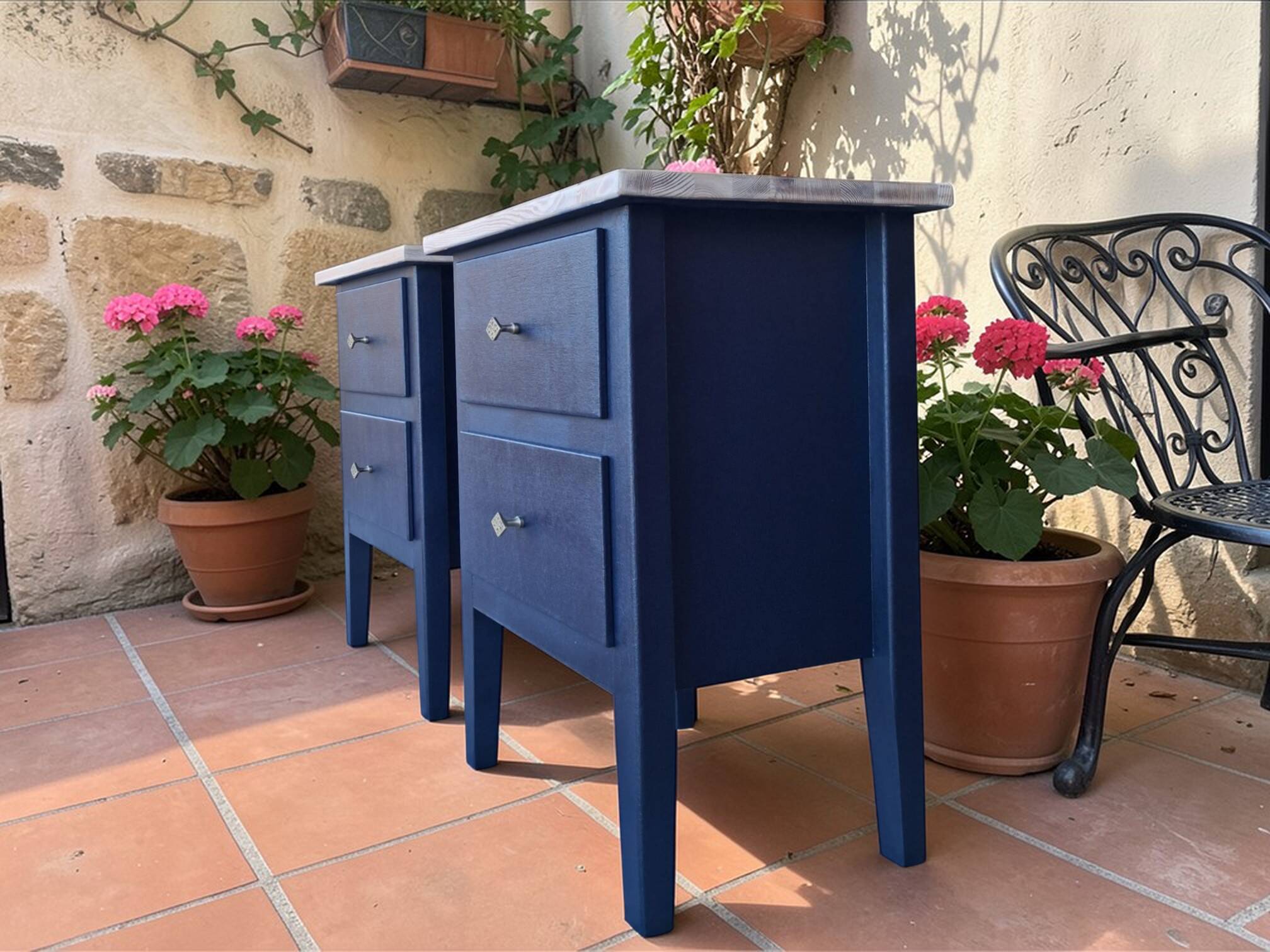 Tables de chevet MCM vintage – Bleu foncé, tiroirs et poignées laiton