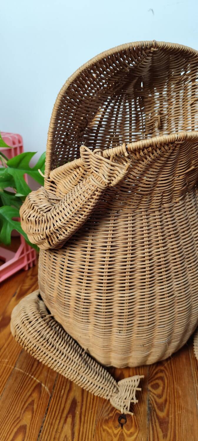 Frog magazine rack by Olivier Cajan 1960-1970