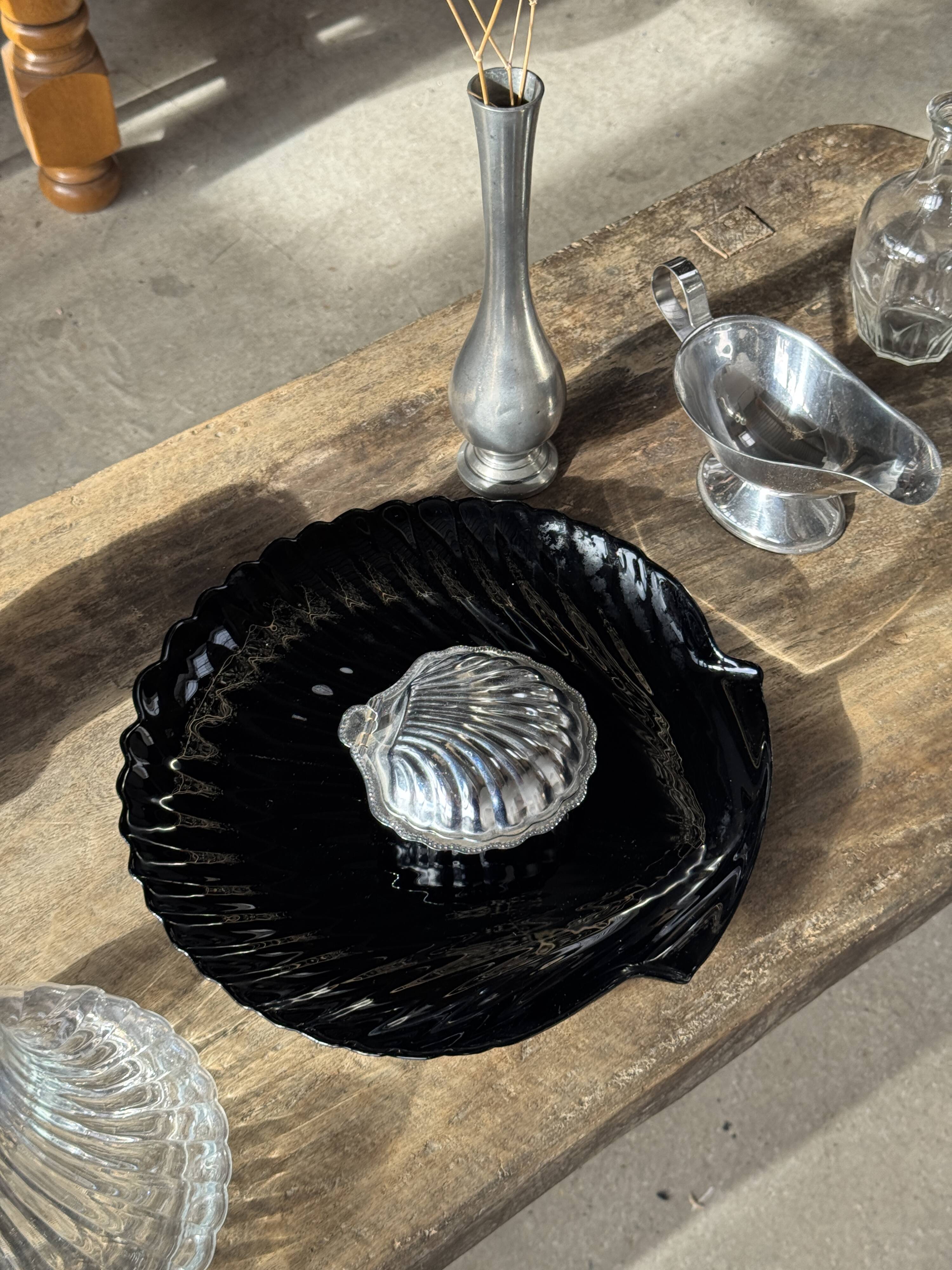 Pair of vintage black glass shell dishes D32 and D26