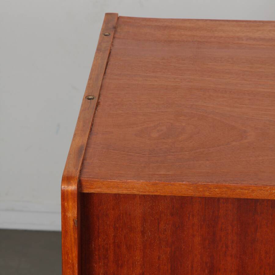 Commode en placage acajou dessinée par Jiri Jiroutek, modèle U-452, 1960