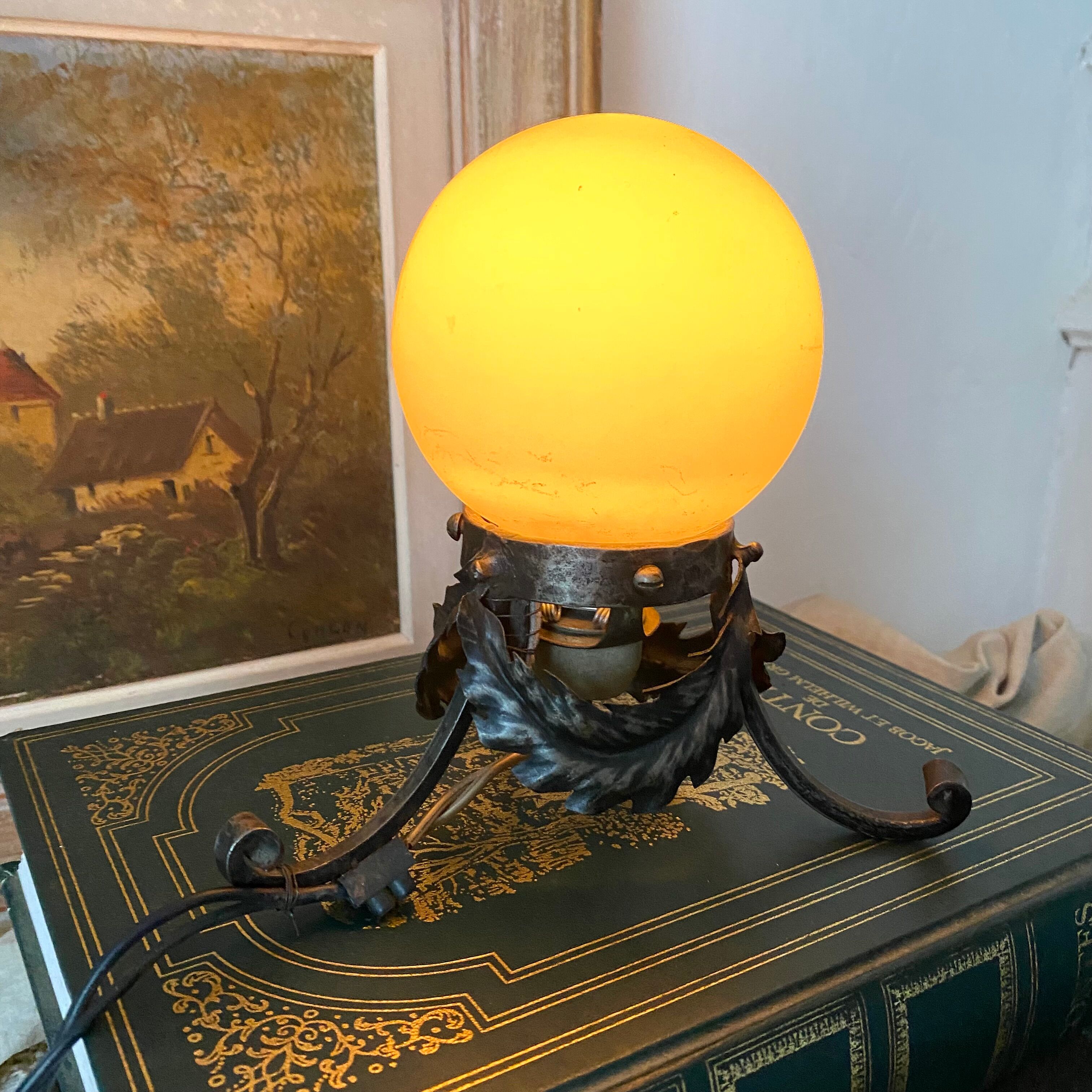 Art deco night light lamp